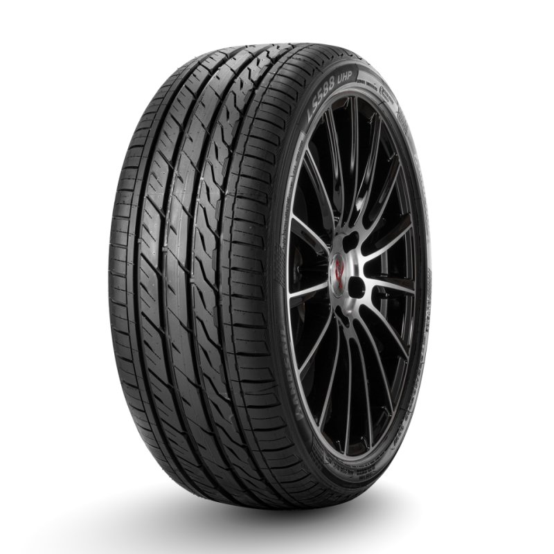 LS588 UHP 255/40 R18 99W